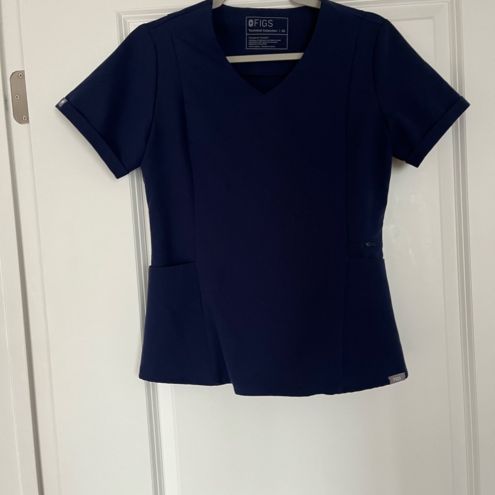 Figs Women’s Navy Inala V-Neck Scrub Top